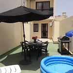 Blue Harbour 3 Bedroom Seafront With Large Yard On The Promenade - By Getawaysmalta 圣保罗湾城