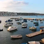 公寓 Blue Harbour 3 Bedroom Seafront With Large Yard On The Promenade - By Getawaysmalta