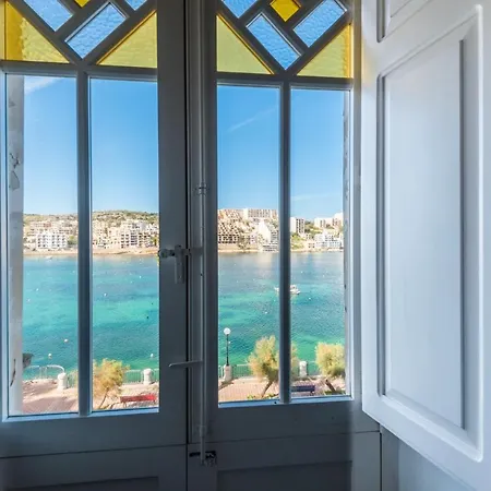 Blue Harbour 3 Bedroom Seafront With Large Yard On The Promenade - By Getawaysmalta Apartamento *