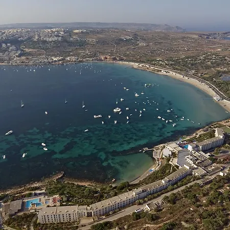 Blue Harbour 3 Bedroom Seafront With Large Yard On The Promenade - By Getawaysmalta Apartmán *