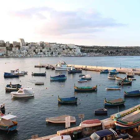 شقة Blue Harbour 3 Bedroom Seafront With Large Yard On The Promenade - By Getawaysmalta