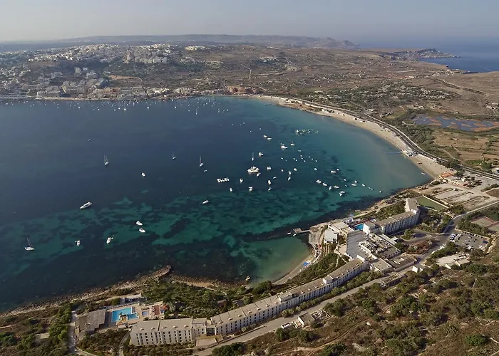 Blue Harbour 3 Bedroom Seafront With Large Yard On The Promenade - By Getawaysmalta Διαμέρισμα *