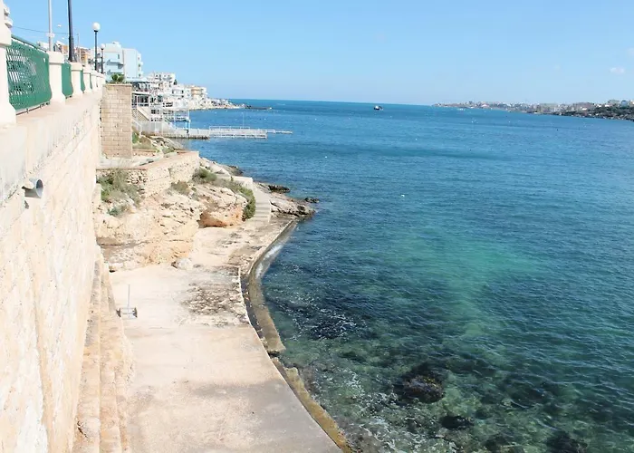 Διαμέρισμα Blue Harbour 3 Bedroom Seafront With Large Yard On The Promenade - By Getawaysmalta