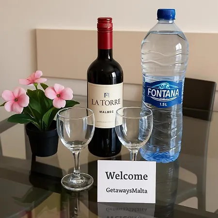 Apartment Blue Harbour 3 Bedroom Seafront With Large Yard On The Promenade - By Getawaysmalta *